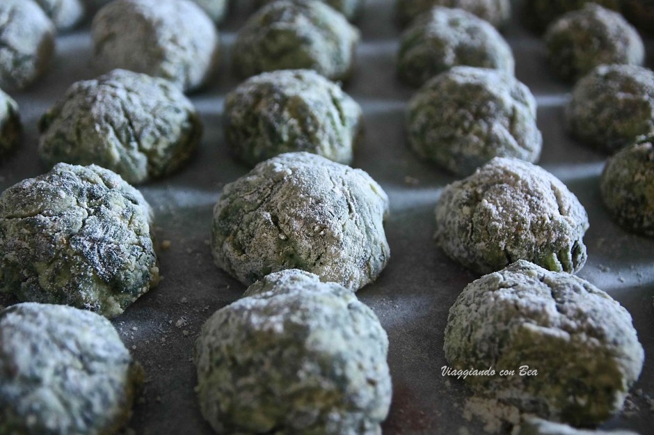 preparare i malfatti e riporli su un vassoio