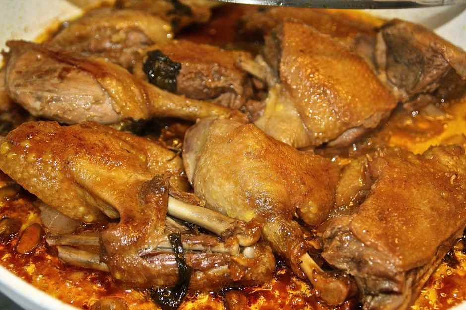 a cottura ultimata caramellare con due cucchiaini di miele