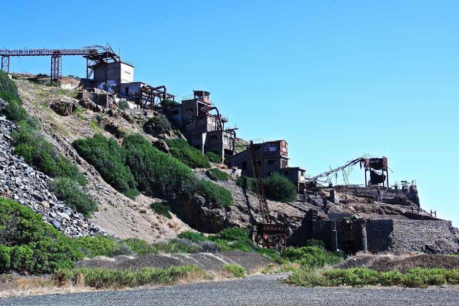 La magnetite, grazie al nastro trasportatore, venivano trasportate fino alla laveria dove grandi elettromagneti separavano la parte sterile da quella ferrosa