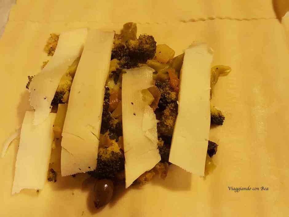 Farcire la pasta sfoglia con fettine di provola piccante